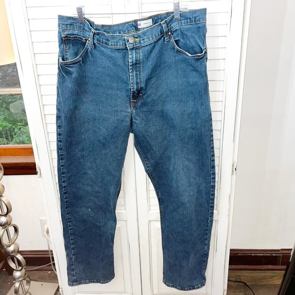 Wrangler Straight Fit Jeans Mens 40x30 Medium Wash Blue Denim Cotton Blend